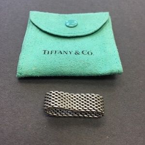 Tiffany & co. Somerset mesh ring with bag. Size 9.